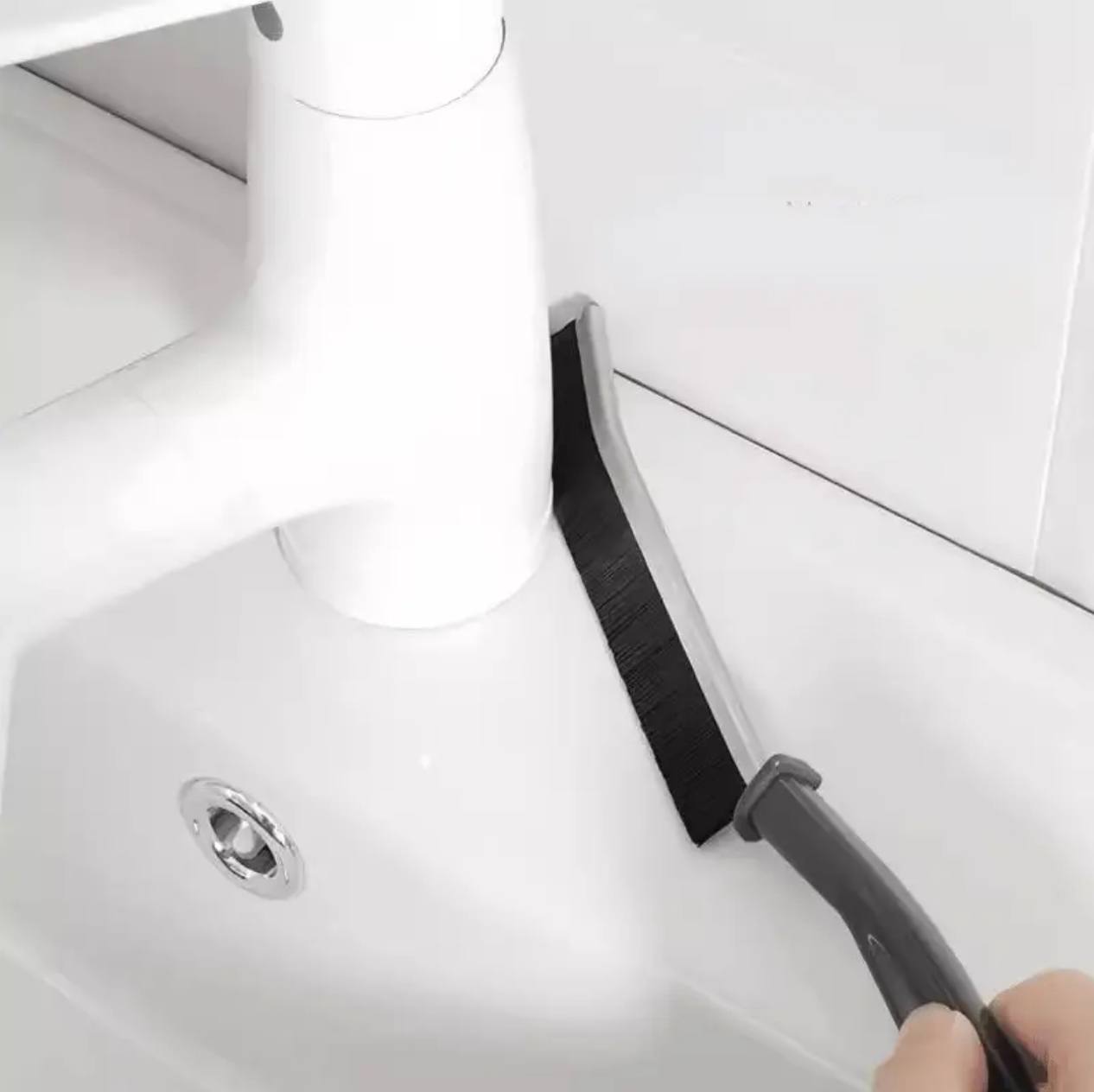 2 piece cleaning hard bristled crevice brush