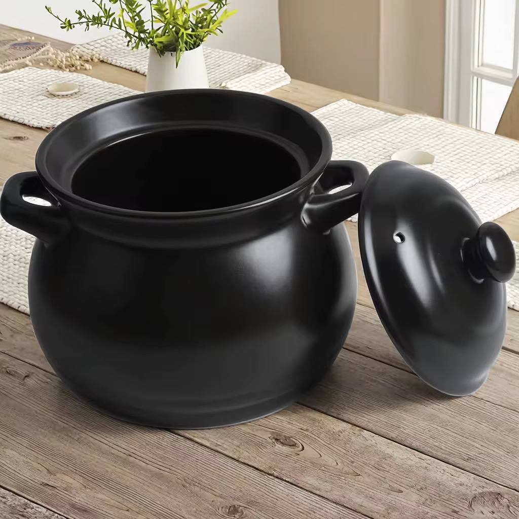Porcelain Cooking pot.